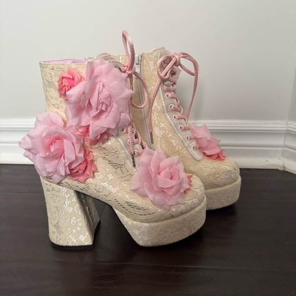 SECRET GARDENS LACE BOOTIES
SUGAR THRILLZ coquette floral goth Fairycore 7 - Picture 3 of 13